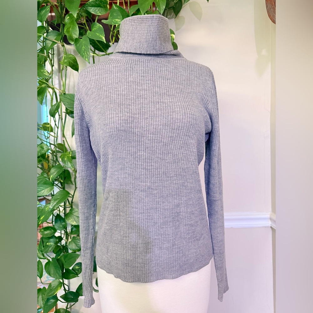Valerie separates 100%‎ merino wool Gray Women's Turtleneck Sweater Medium